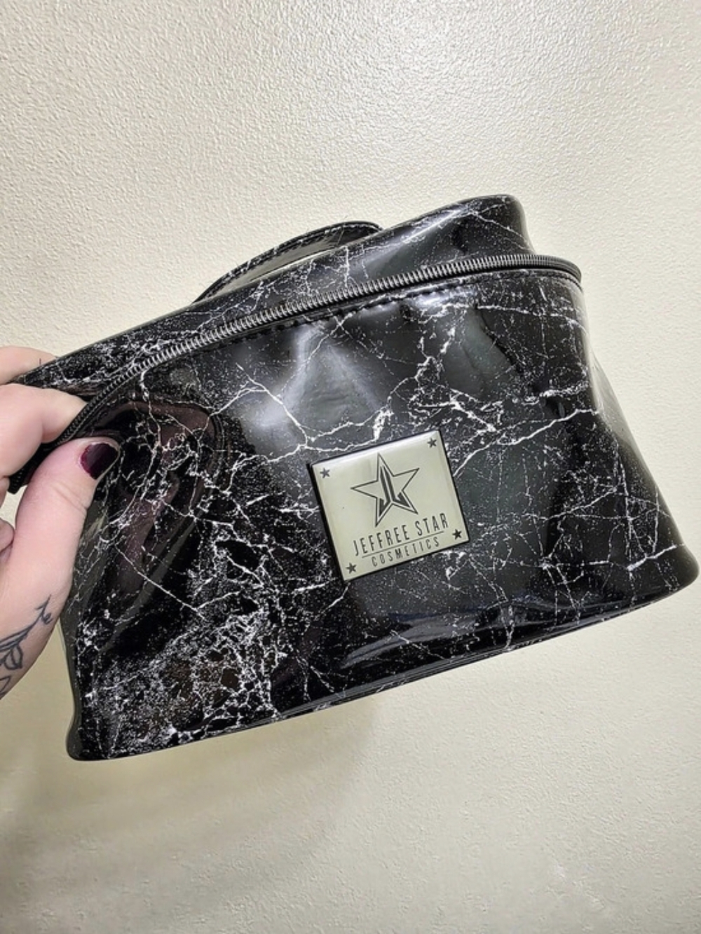 Jeffree Star Cosmetics Black Marble Travel Bag Black & White